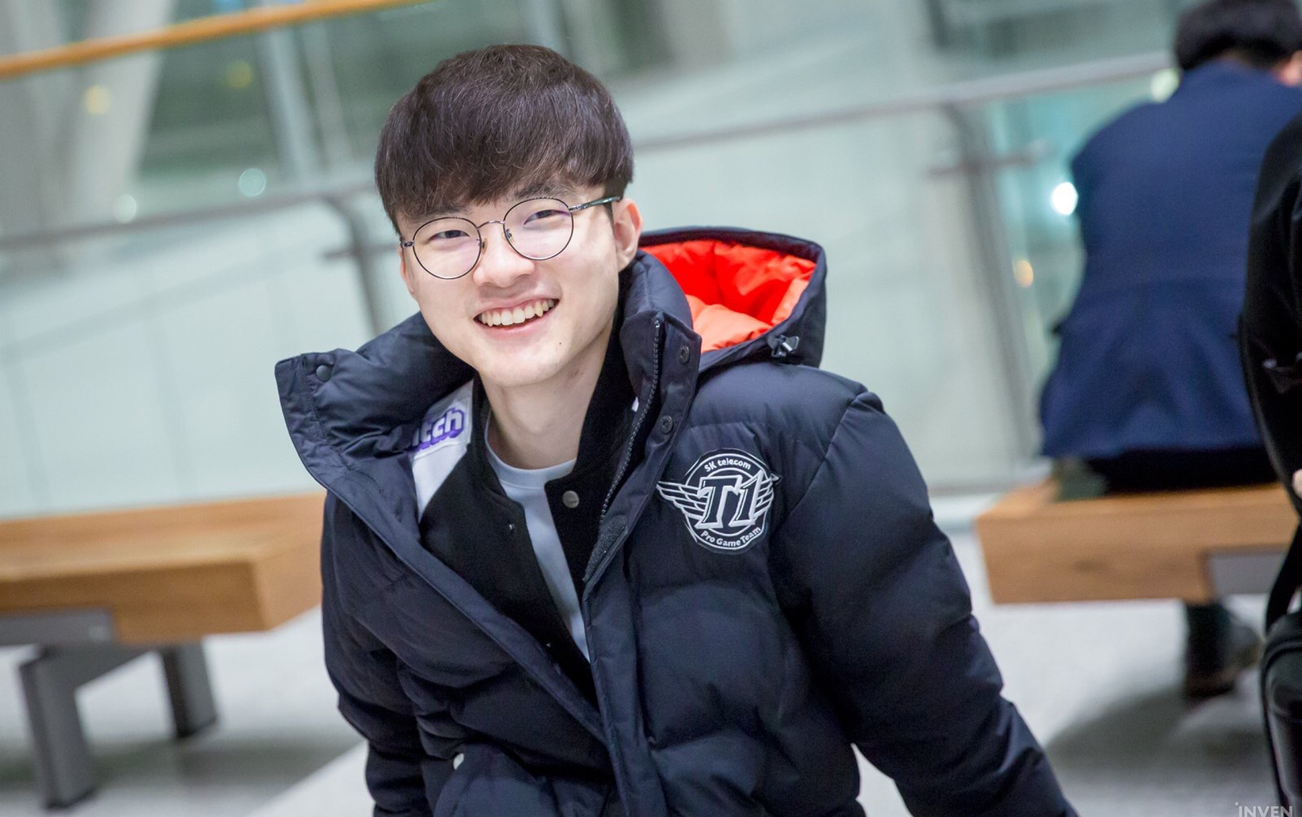 LPL夏季赛W6D4：Jwei对阵老东家，Rookie对位Shanks