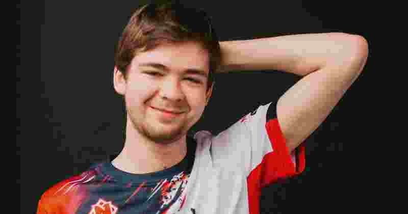 戏剧性的 r3salt - clax 交换在9 Pandas的RMR资格赛活动前几分钟敲定